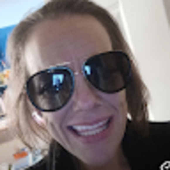 Meet your Posher, Heather - Picture 1 of 1